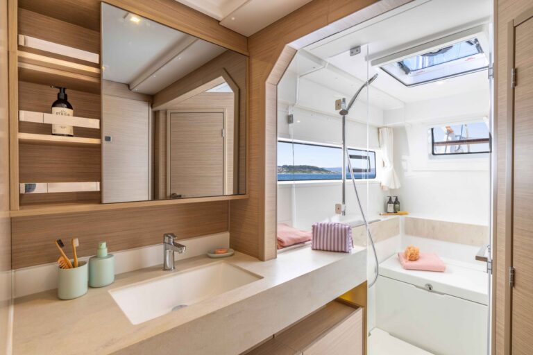 Lagoon 43